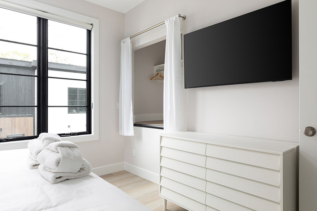 Dunecrest primary bedroom