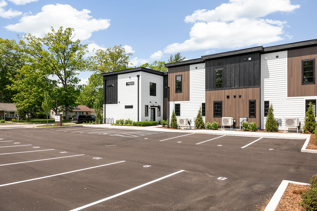 Outdoor kitchen grills